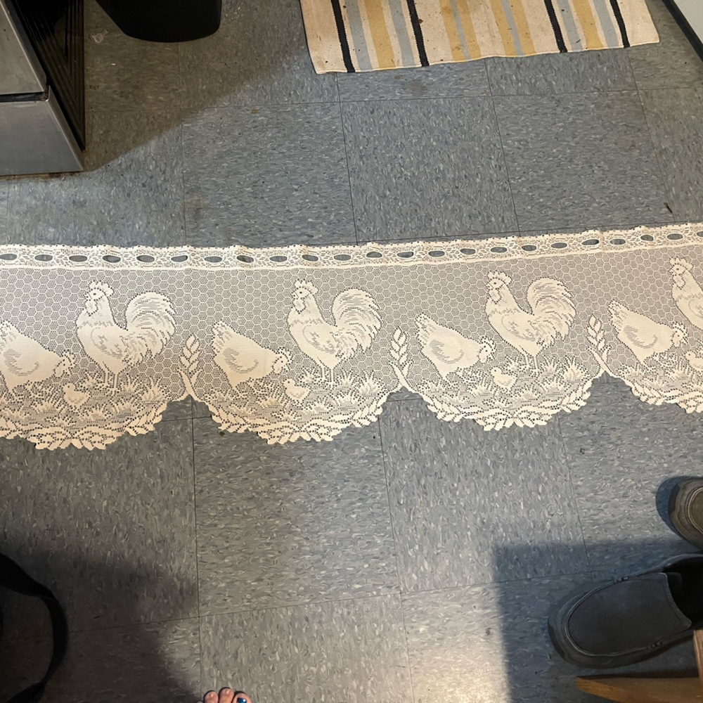 White Lace Chicken Pattern Trim